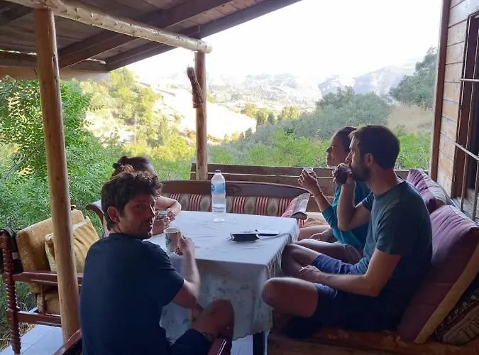 Sirince Magara Deresi Evleri. Selcuk